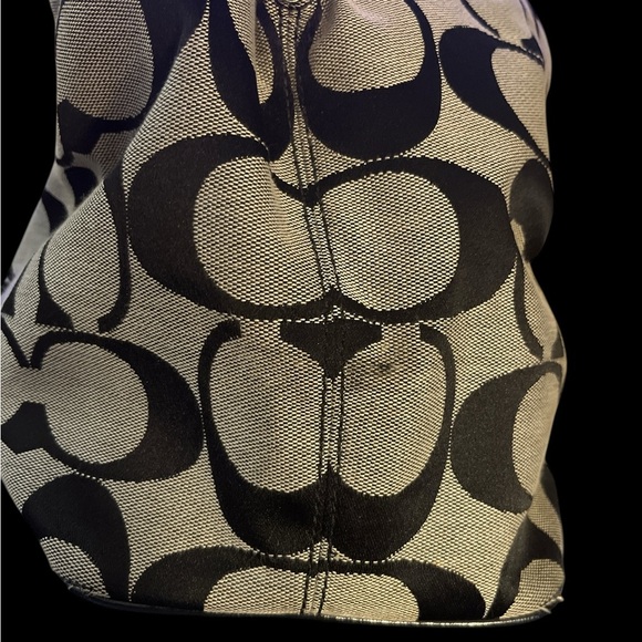 Beautiful Pre Loved Coach Black and Gray Handbag F13533 - Picture 6 of 11